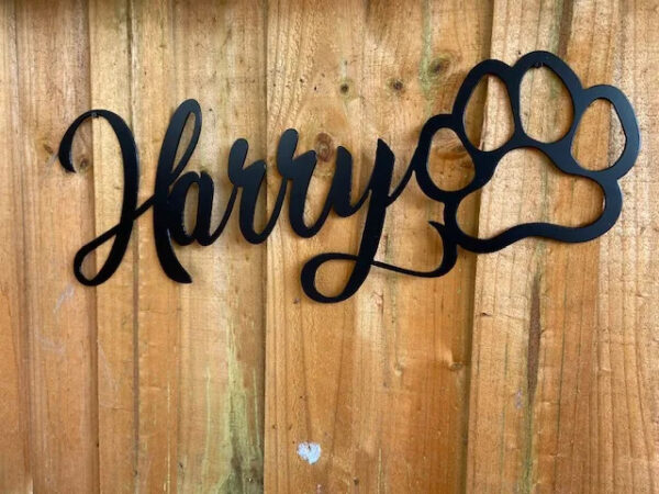 Kennel Sign - Name with Paw Print